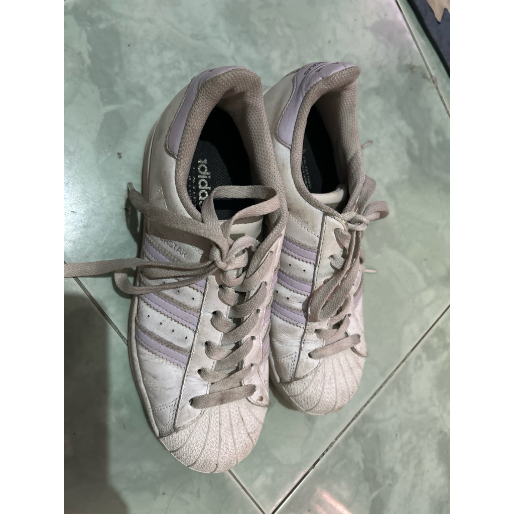 sepatu Adidas putih second/sepatu Adidas prelove/Sepatu Adidas Superstar