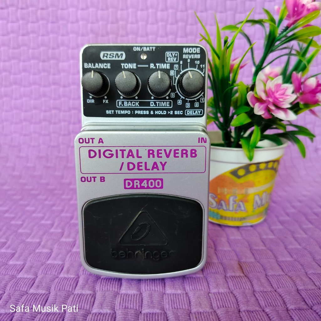 Behringer Digital Reverb DR400 Efek Gitar Second, Normal Original, No Minus, Kondisi Sangat Terawat