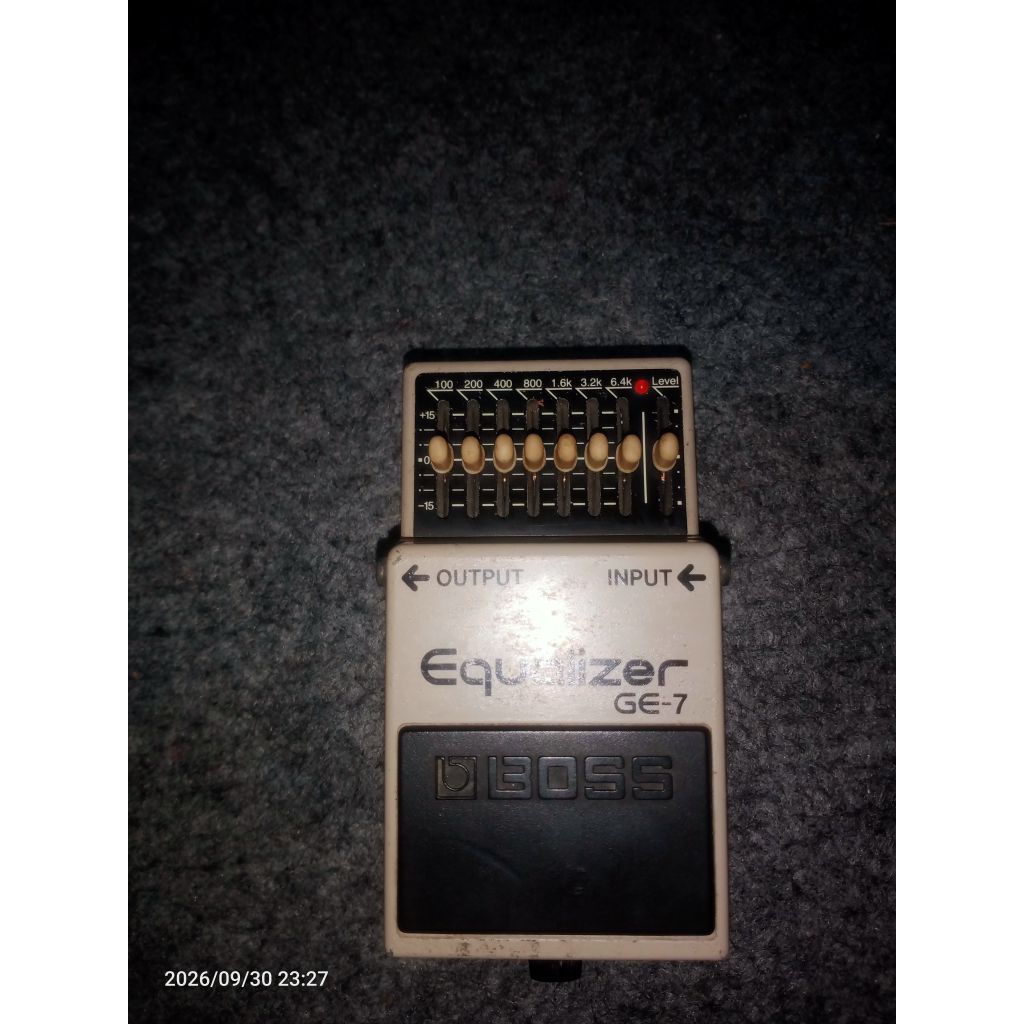 Pedal Efek Gitar BOSS Equalizer GE-7 7 Band Equalizer Input Output