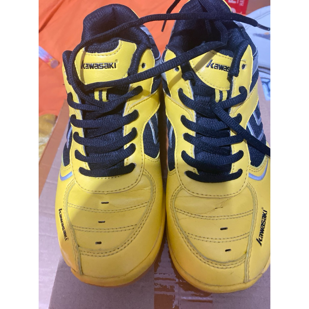 sepatu badminton kawasaki original item