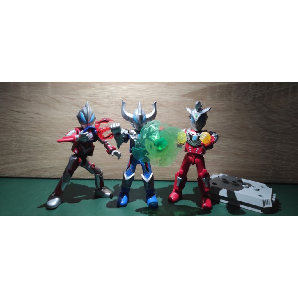 BLOKES ULTRAMAN GEED PRIMITIF, GEED MAGNIFICENT, GEED SOLID BURNING