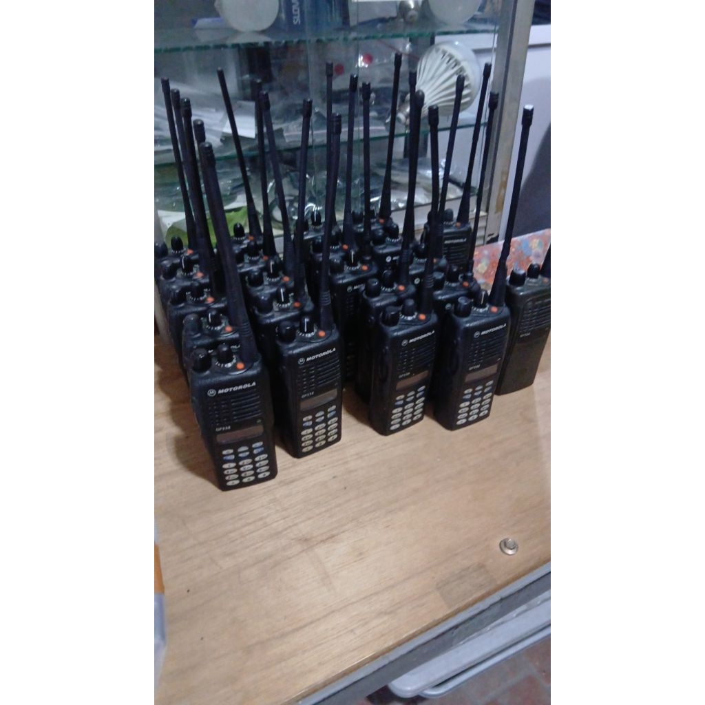 Motorola Gp338 Uhf Satu set 8 unit Ht Motorola Gp 338 uhf 403 mhz