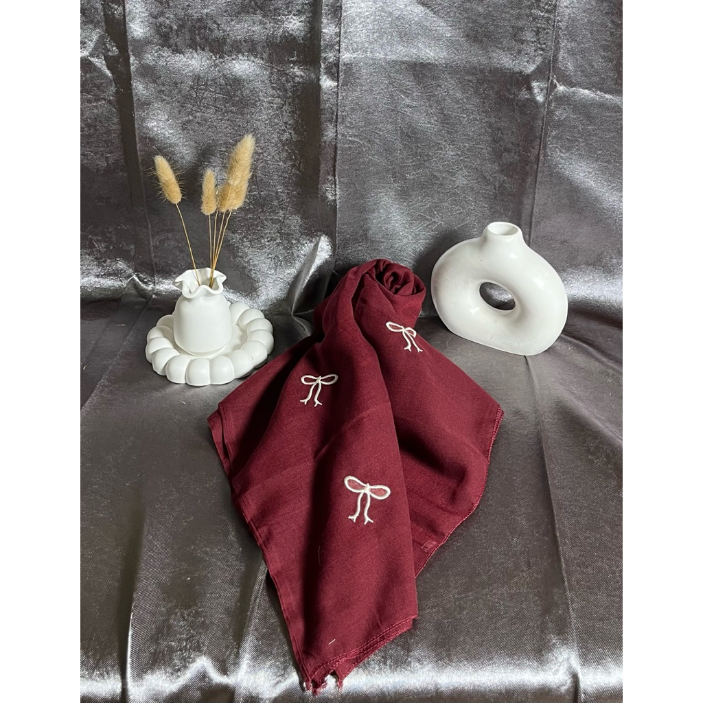 Hijab segi empat  bordir pita/ Segi empat paris bordir coquette