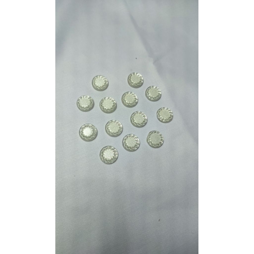 kancing hias, kristal kecil (isi 6 pics)