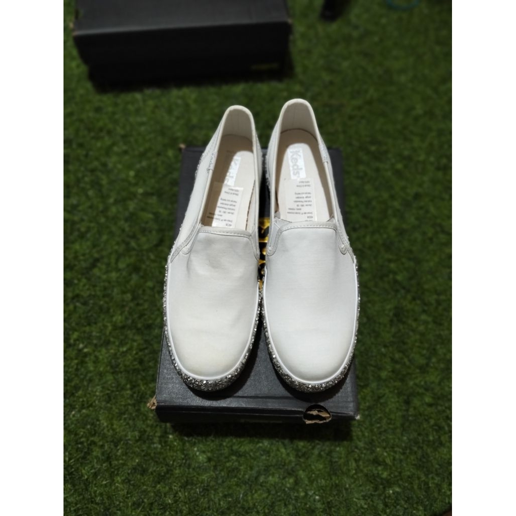 Keds Triple Decker Slip On White Silver Glitter Original Sepatu Wanita Casual Sepatu Keds Original W