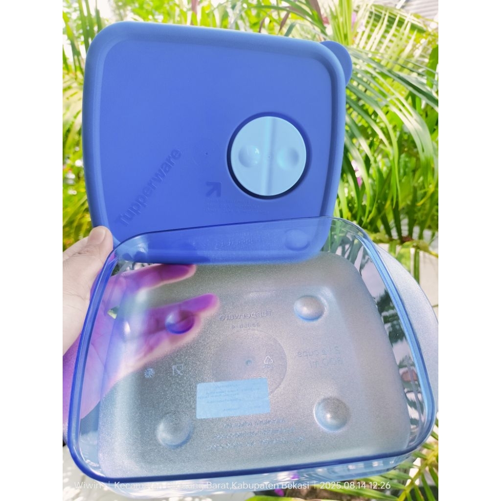 tempat makan Tupperware