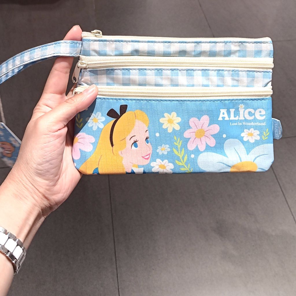 ALICE IN WONDERLAND BADGE BAG / POUCH ALICE IN WONDERLAND
