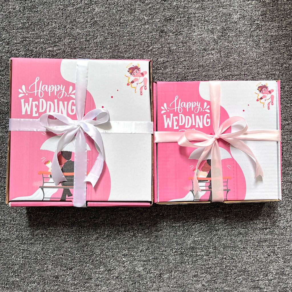 

KOTAK KADO HAPPY WEDDING 24X24X7 dan 21X21X5/ GIFT BOX/ KADO PERNIKAHAN/ HAMPERS