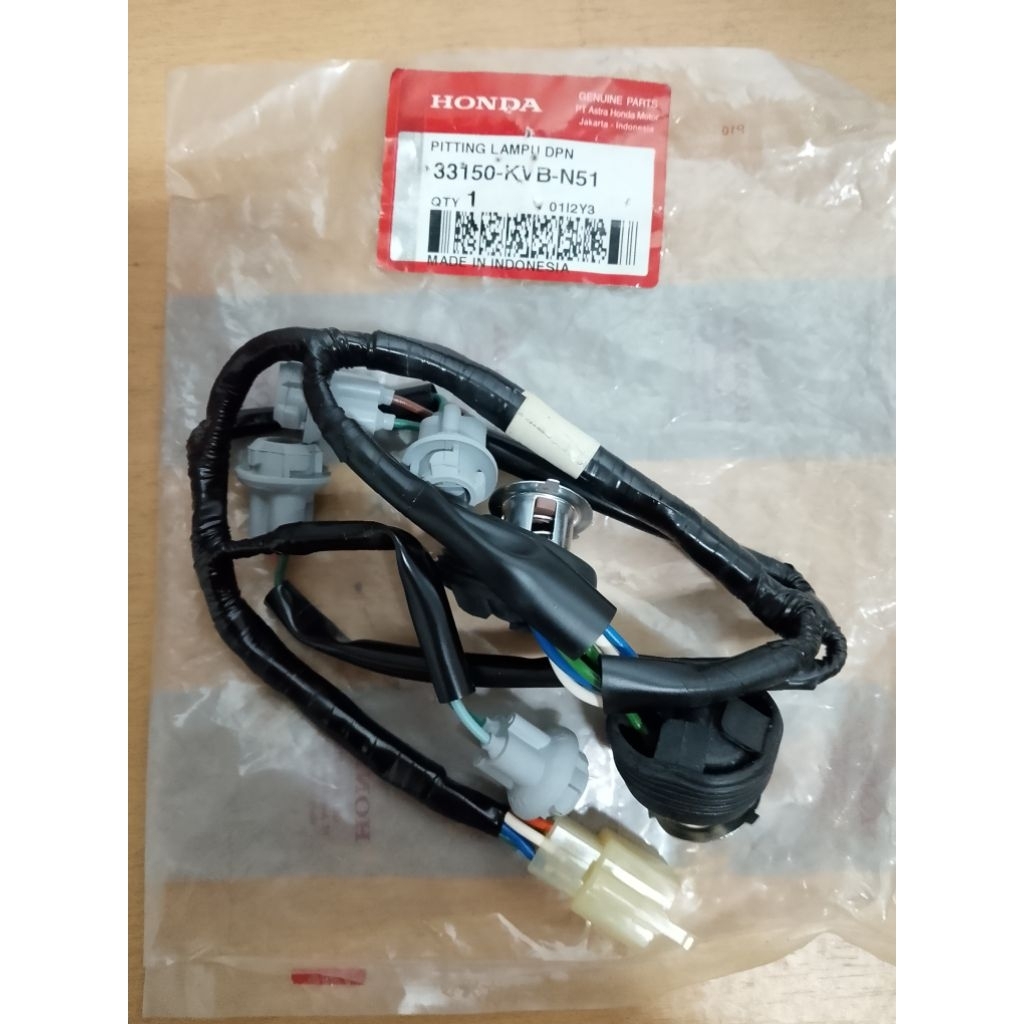 Piting lampu depan soket lampu depan original Honda Vario 110 Techno Karbu 33150-KVB-N51
