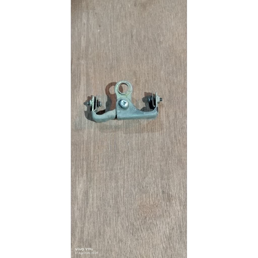 Breket Bracket Besi Dudukan Sayap Depan SUPRA X 125 TR/TD Ori Copotan Motor