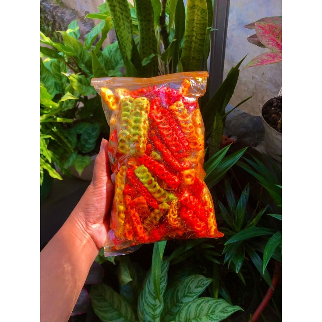 

Terlaris No.1 Seblak kering kerupuk taraje/tangga kemasan 250gram rasa pedas daun jeruk