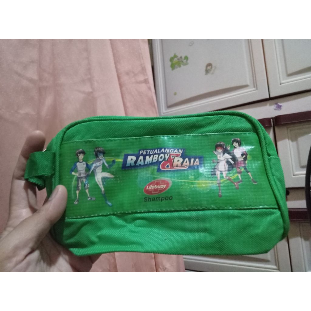 

TEPAK UNISEX ANAK CEWEK/COWOK BAGUS CUMA ADA KOTOR CUCI SENDIRI YA MASIH BAGUS BISA PAKAI