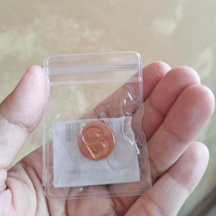 BROS MINI BUTTONSCARVES ROUND SIGNATURE BROOCH ROSE GOLD BIJI PENITI GOLD EMAS PENITI ANTI NYANGKUT 