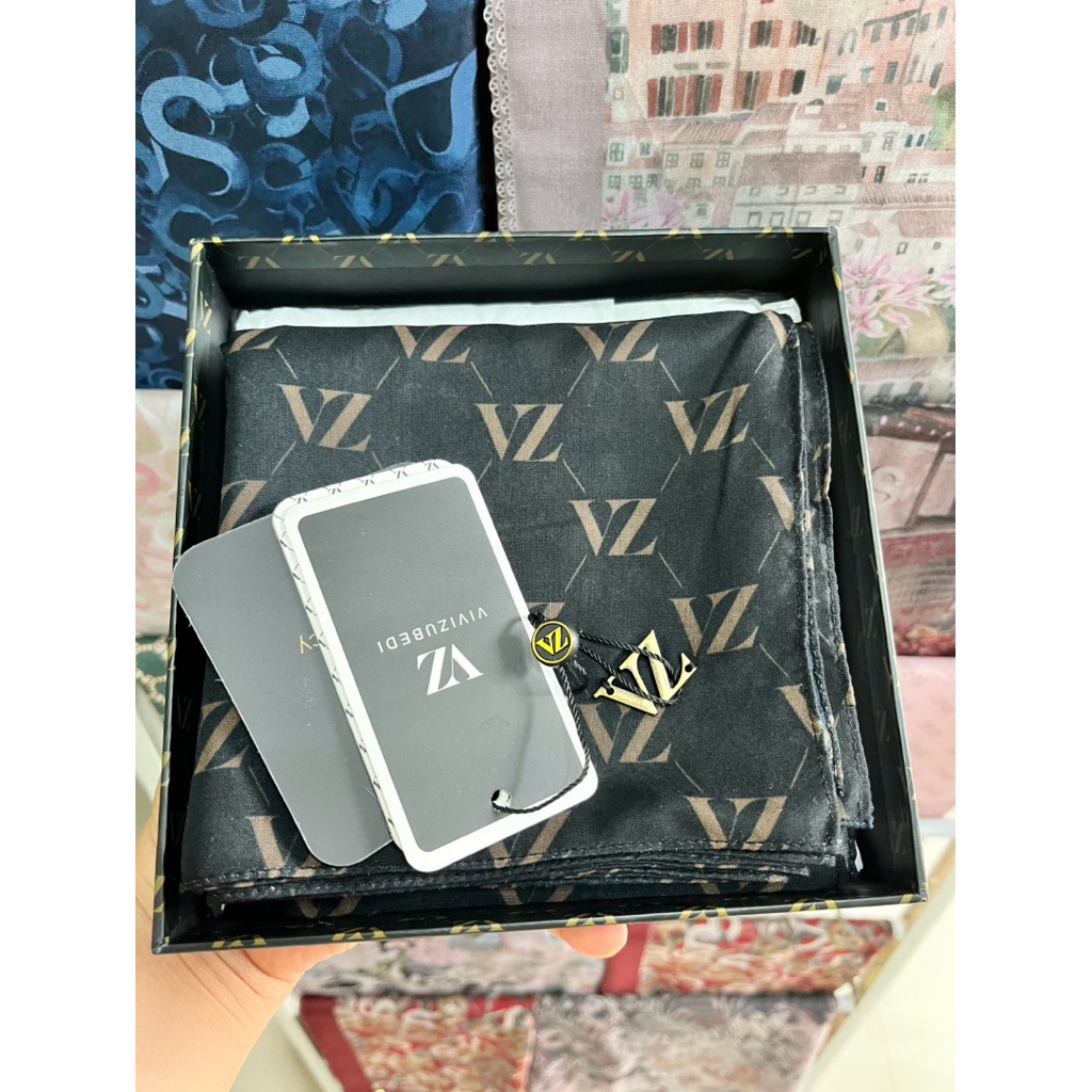 Vivi Zubedi monogram scarf hitam