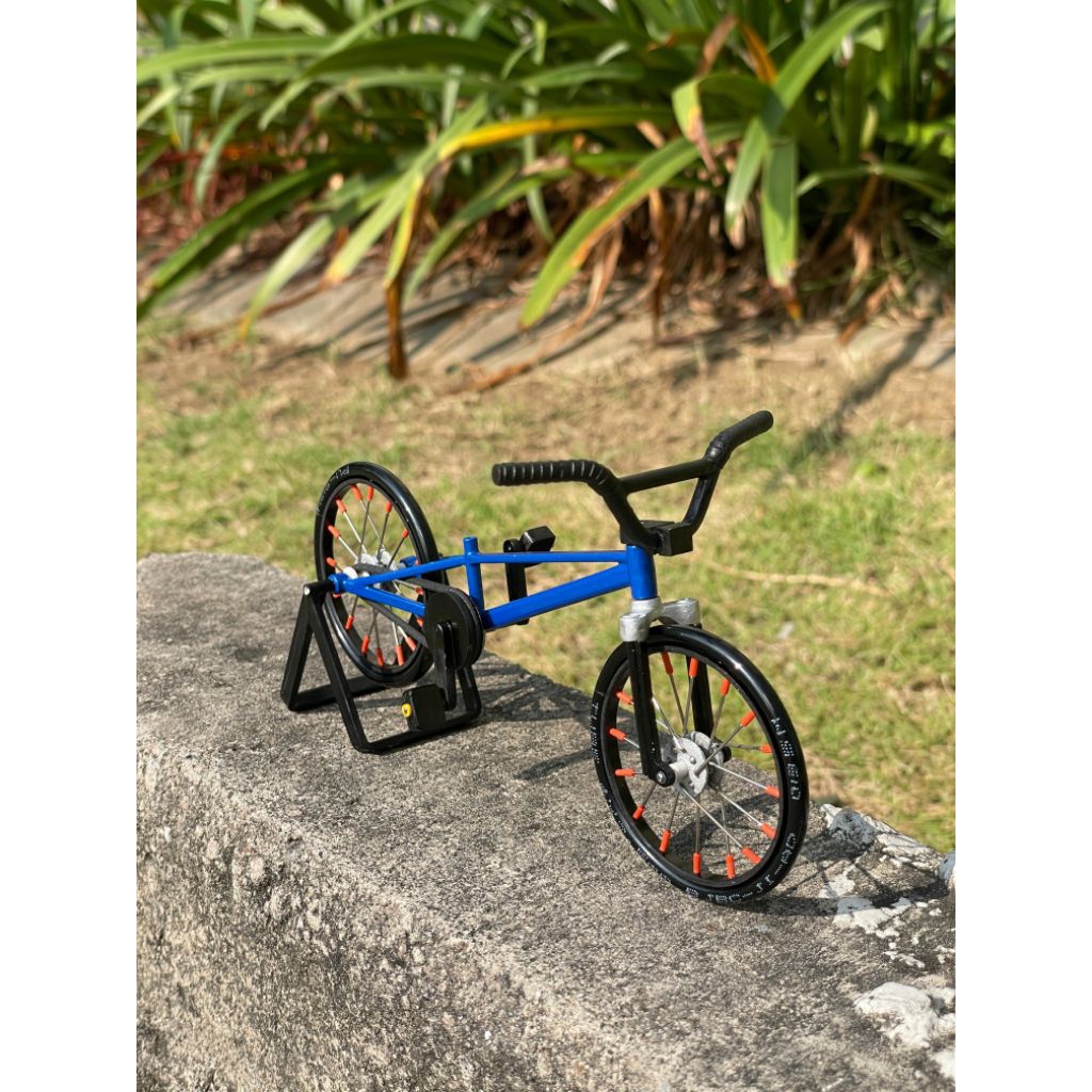 Miniatur Balap Onthel/Miniatur Sepeda BMX Geometri Polygon Rogue Skala 1:12