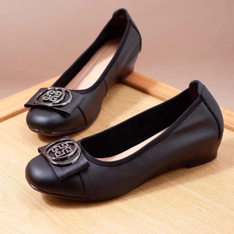 Sepatu Ibu Gaya Korea Komuter Fashion -  Sepatu Kerja Wanita Sol Lembut Warna Hitam