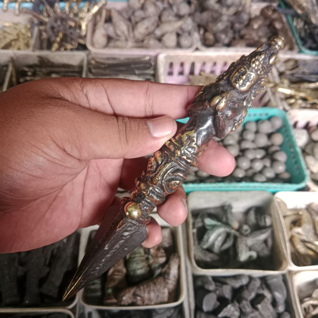 Patung paso Ratu Kidul koleksi unik