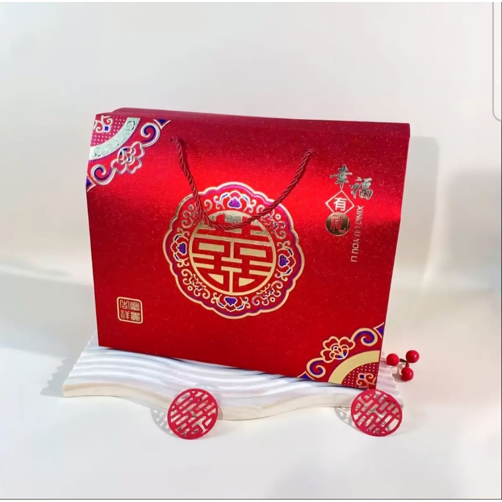 

KOTAK HAMPERS JUMBO , PAPERBAG, GOODIE BAG, KOTAK SOUVENIR, SANGJIT 1068