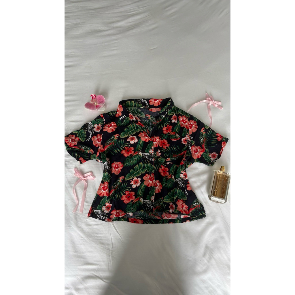 [PRELOVED] Kemeja Crop Hawaii Ada woman