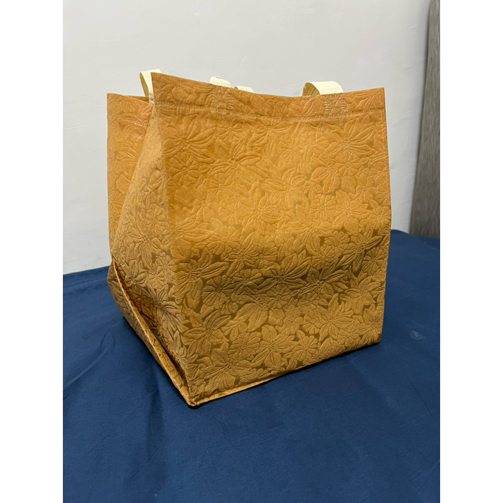 

(1 PACK = 60 PCS) TAS HAJATAN FULL EMBOS 22x22 TINGGI 28 CM / GOODIE BAG / TAS NASI KOTAK / TAS NASI BOX / TAS BELANJA / TAS SOUVENIR / TAS WALIMAHAN