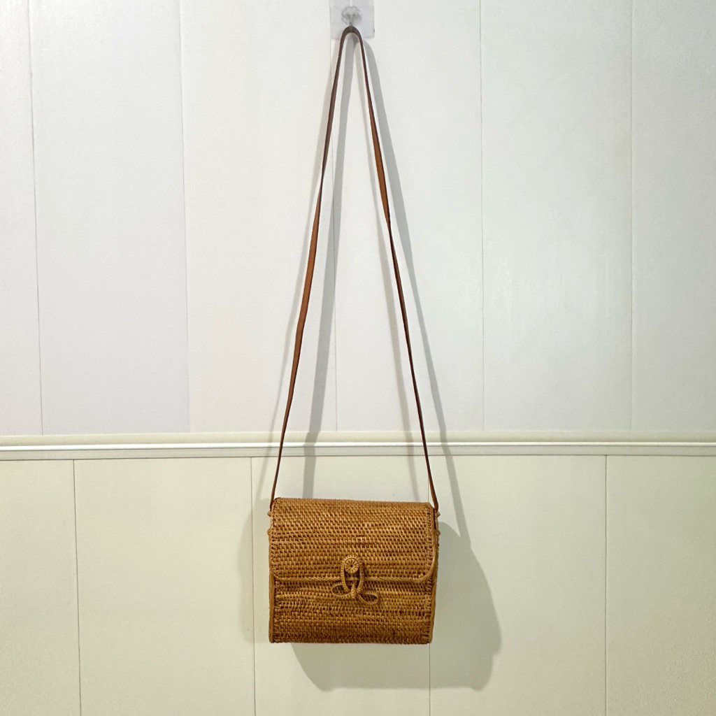 [Preloved] Tas Rotan Bali / Tas Pergi Wanita / Sling Bag Rotan Bali Asli / Tas Fashion Rotan