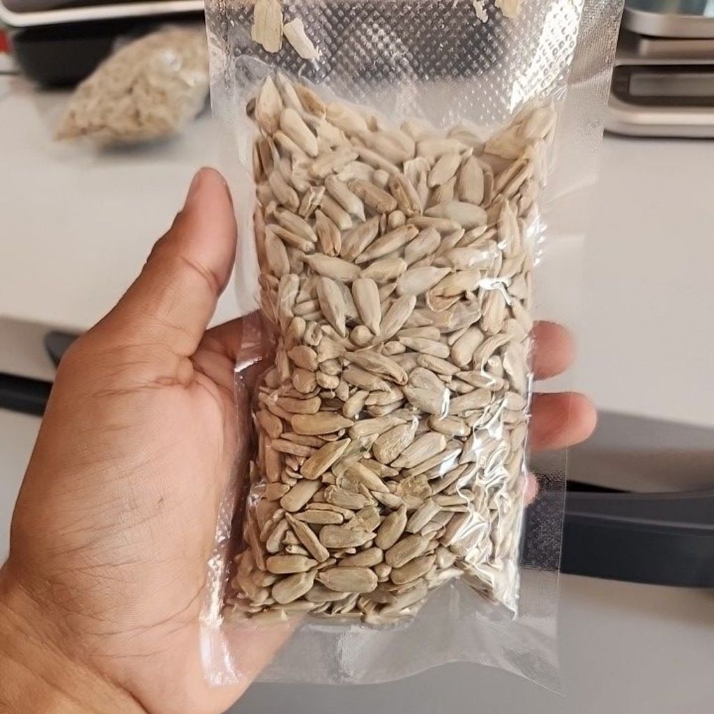 

roasted sunflower seed/kuaci panggang 100gr