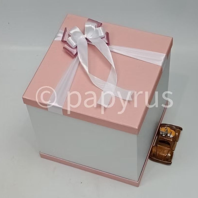 

PAPYRUS Sandwich 30x30 Tinggi 30cm Kotak Kado Gift Box Hardbox Hampers Hadiah V2