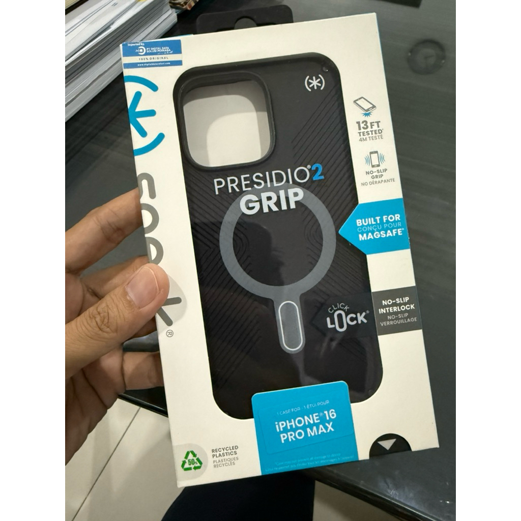 Speck Presidio2 Grip iPhone 16 Pro Max
