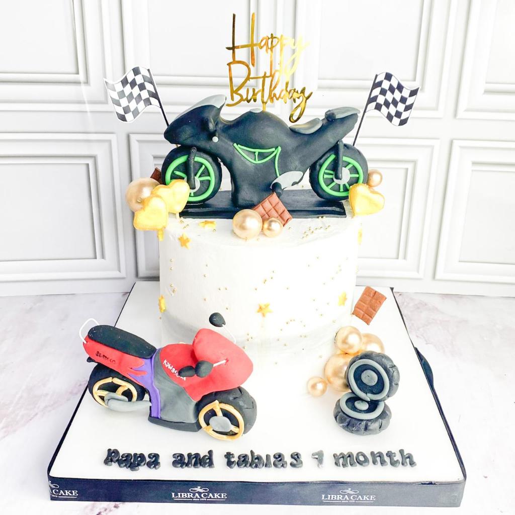 

Kue Ulang Tahun/Birthday Cake/Kue Ultah Tema Motor/Motor cake/Kue Birthday Jakarta