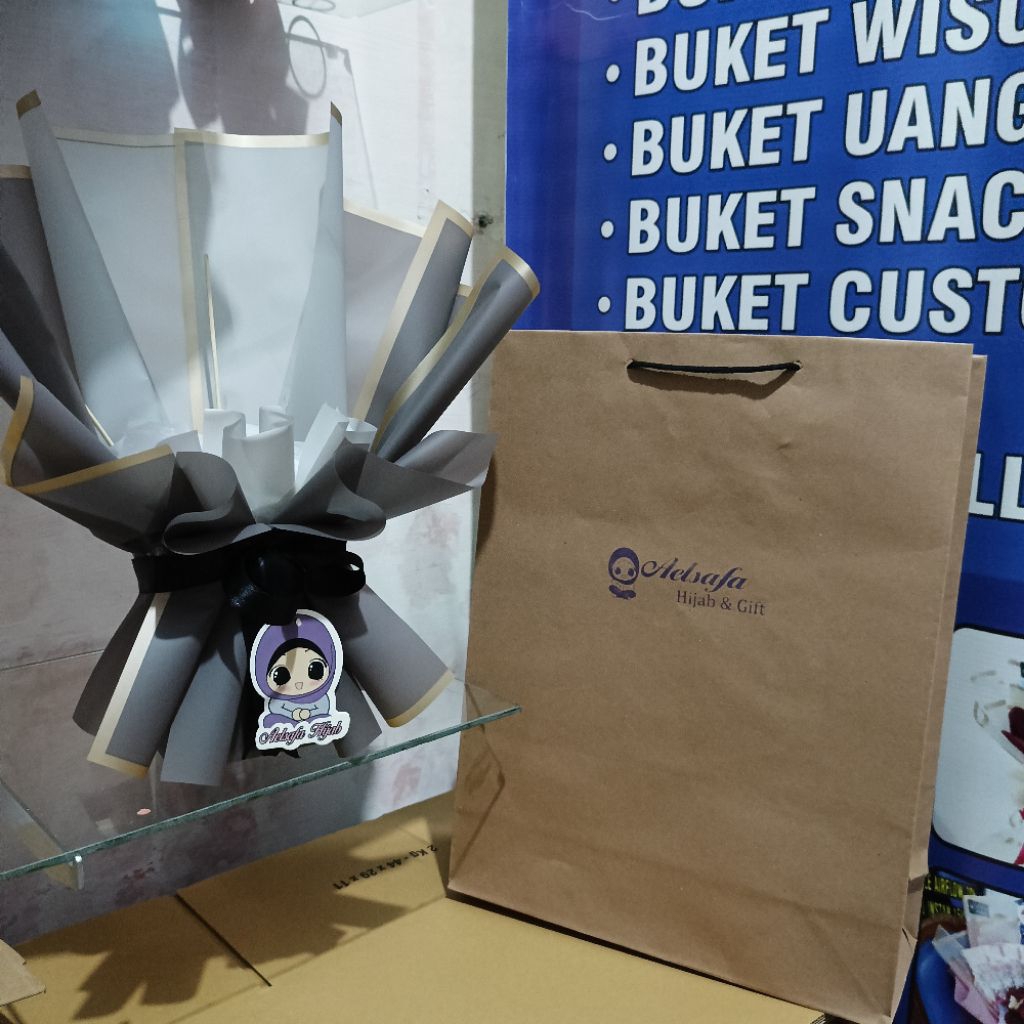 

Aelsafa Bouquet - Paperbag khusus untuk tambahan pengiriman instan