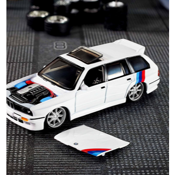 Hot Wheels 1990 BMW 318i Touring Collectors Elite 64