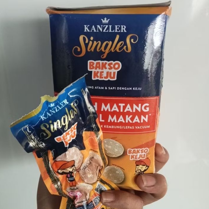 

Kanzler Singles Bakso Keju 1 Box Isi 12 pcs Sudah matang Tinggal Makan