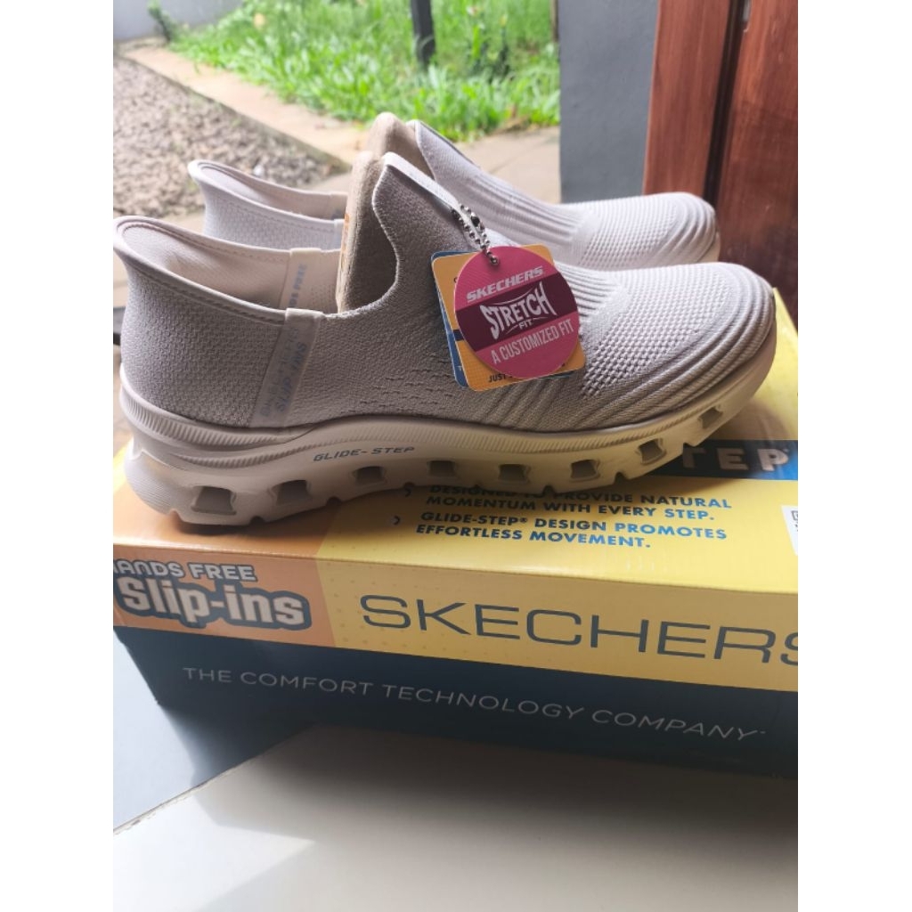 sepatu skechers glide step cewek baru original