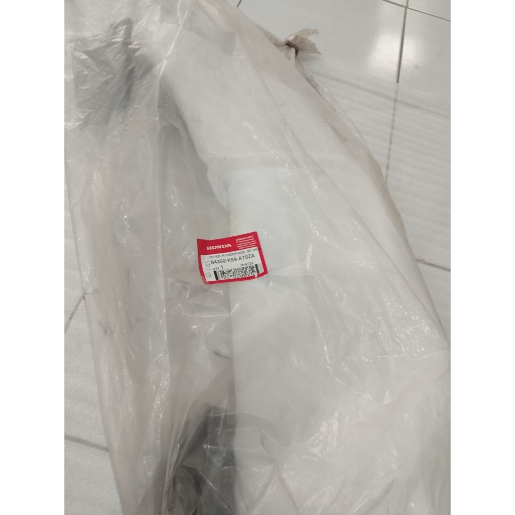 64350-K59-A70ZA Cover Kanan Bawah Honda Vario 150 ESP
