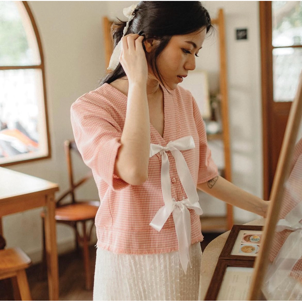 Preloved - Qyo Studio Prentice Top