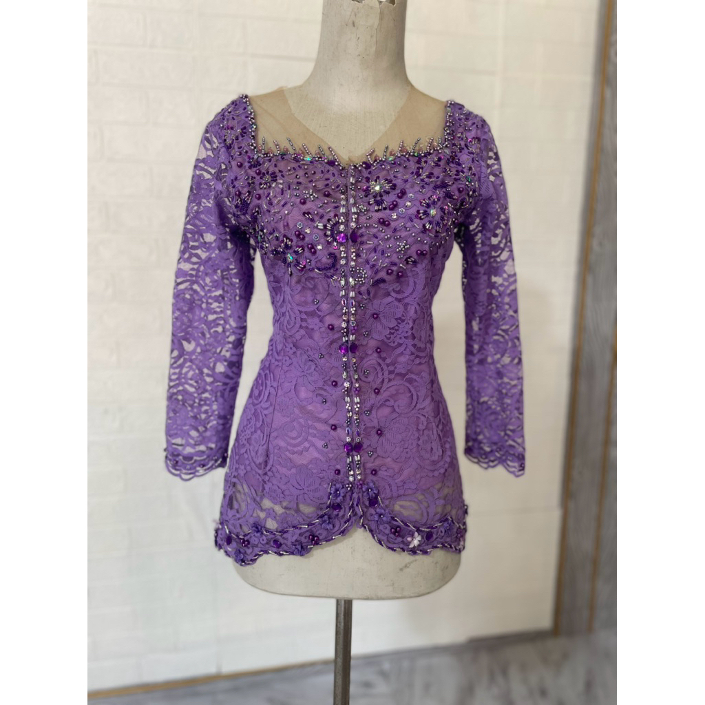 Atasan brokat modern semi payet