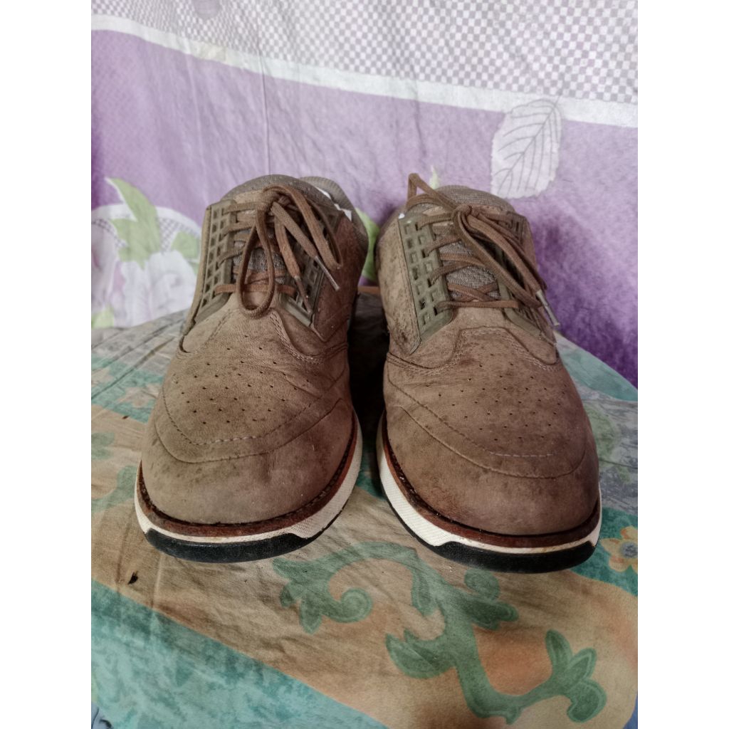 SEPATU KULIT CASUAL SI-BLACK YAK COKLAT MODEL LOW BERTALI (GORETEX)