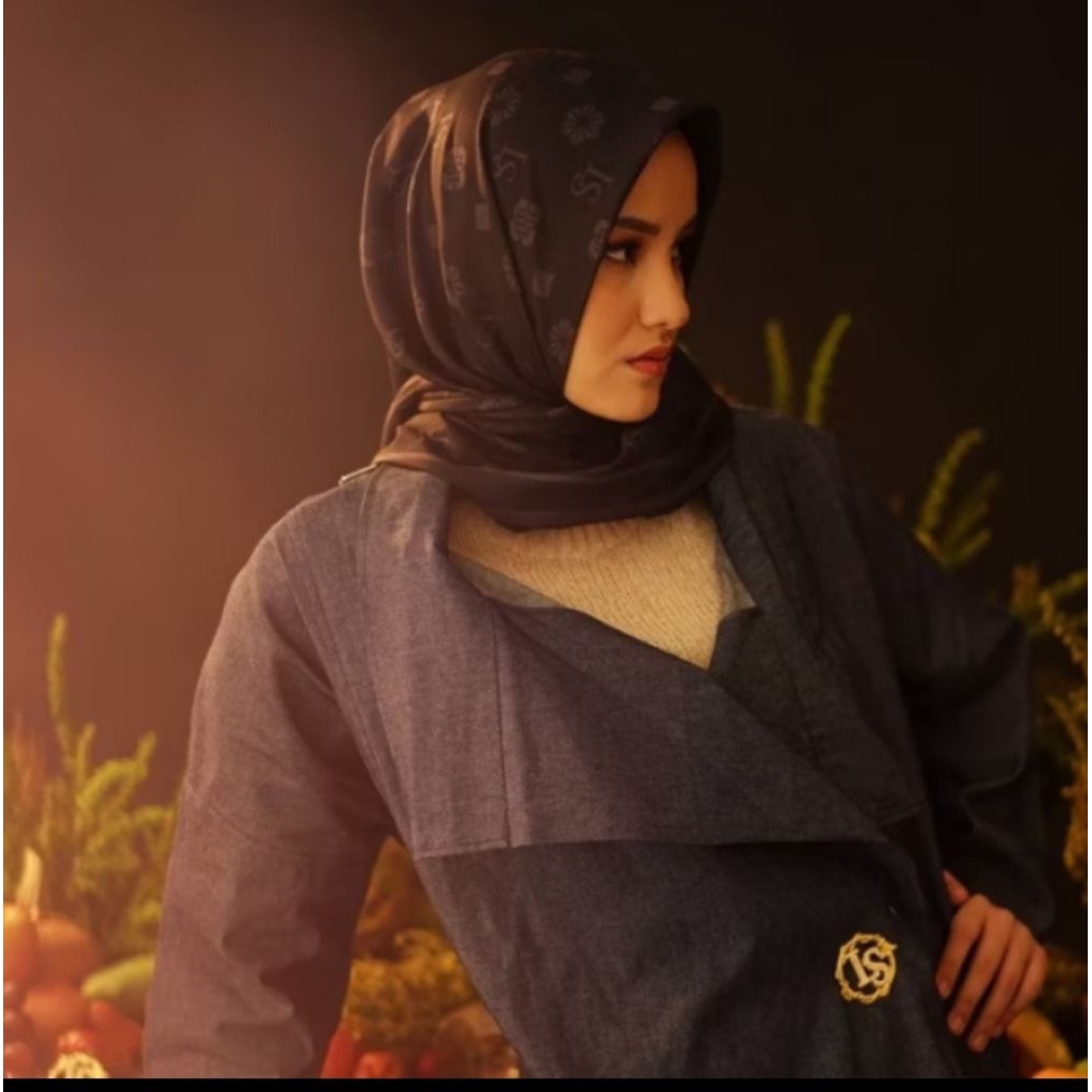 New Scarf/ Hijab La Sabelle The Eternal Mono Plain Black lengkap Box