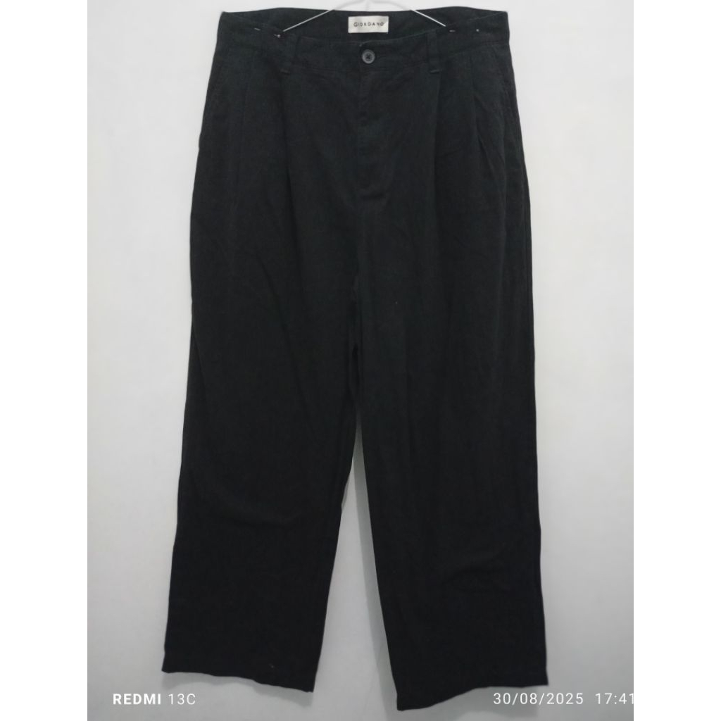 preloved celana panjang pria baggy hitam Giordano