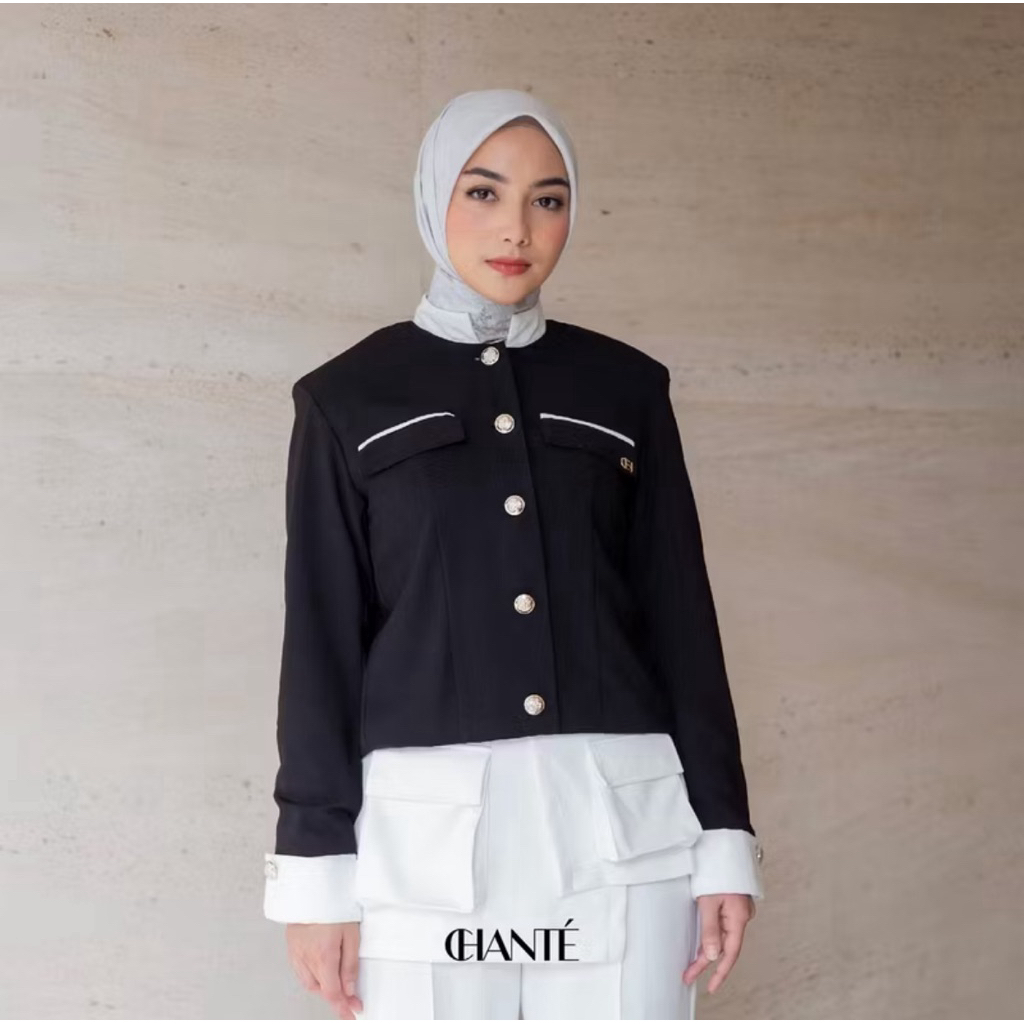 Chanté  - Alloura Blazer in Black size S/M bukan buttonscarves atau benang jarum