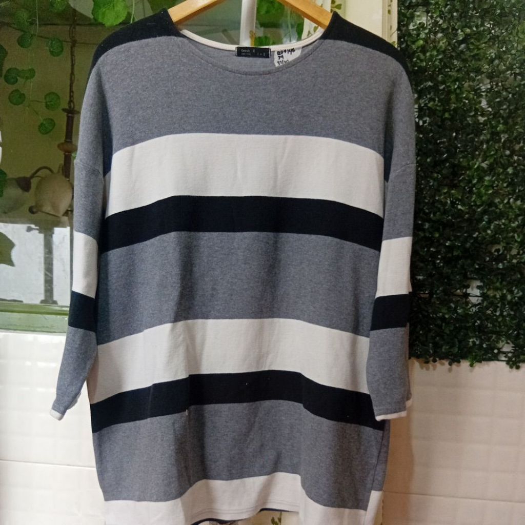 sweater crewneck salur putih hitam abu lengan 3/4