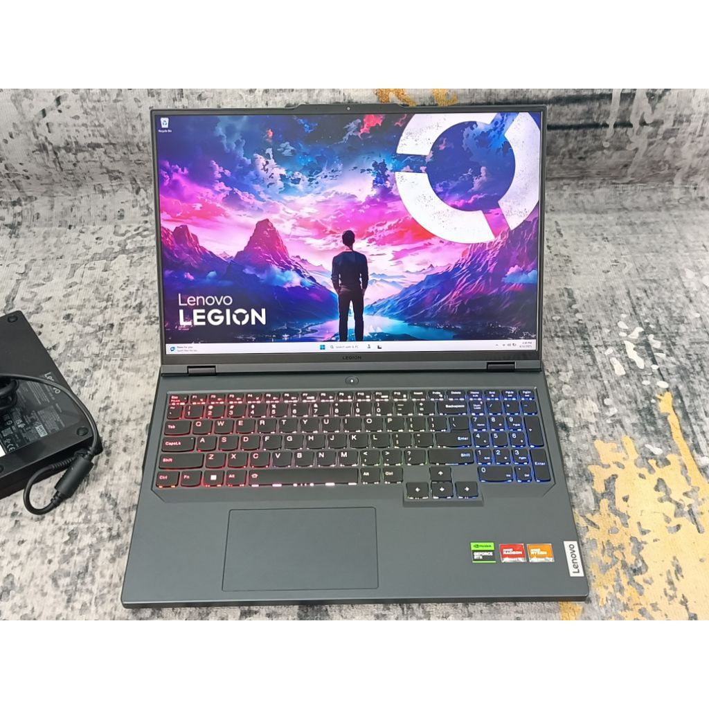 Lenovo Legion 5 Pro 16" Ryzen 7-7745HX 16GB 1TB RTX 4070 8GB 140W WQHD 165Hz RGB Like New