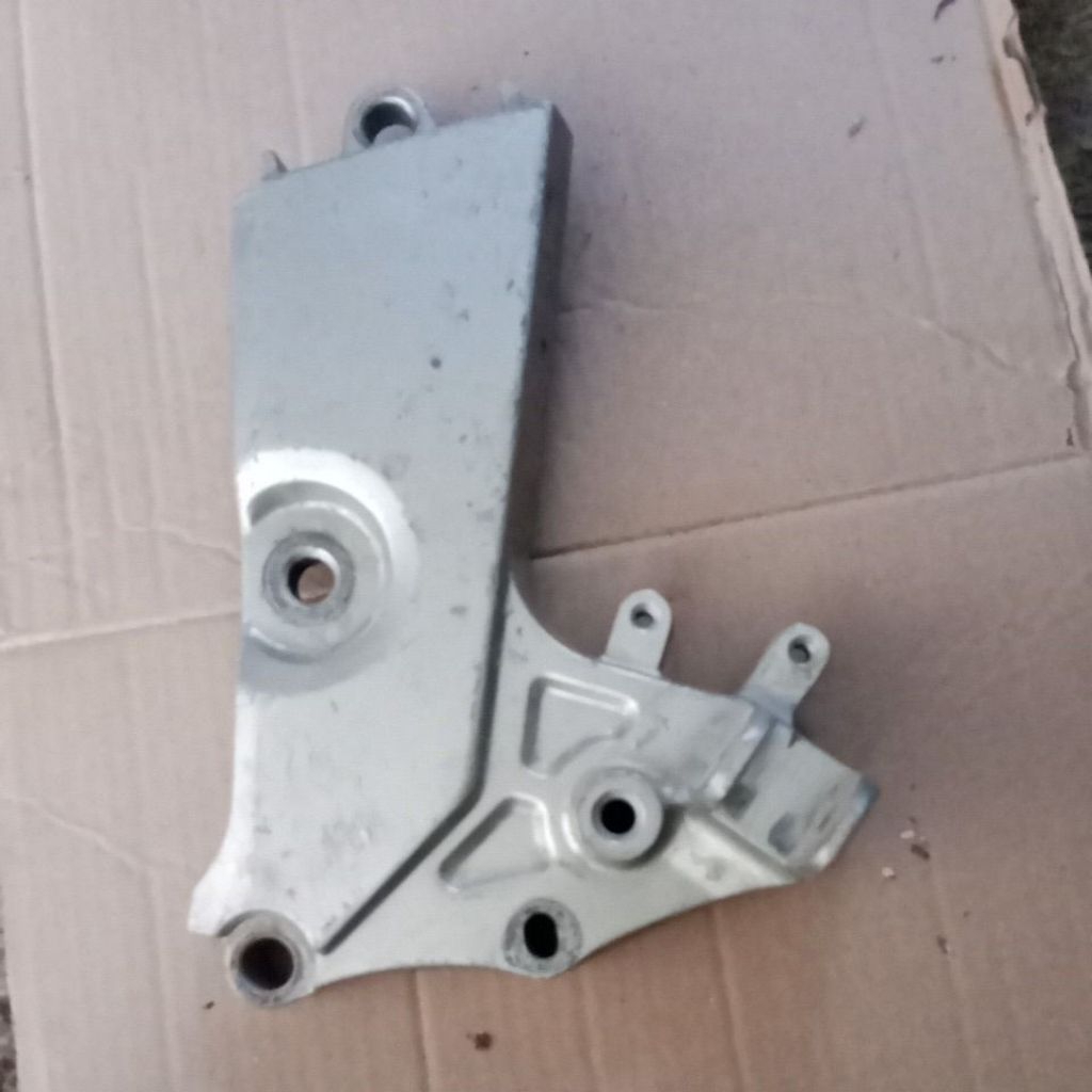 step pijakan kaki depan kiri Byson original copotan motor
