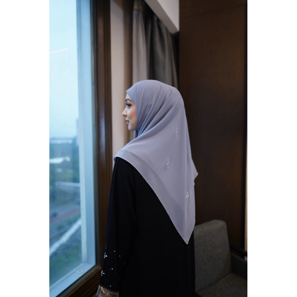 Hijab instant segiempat premium bertabur payet swaros