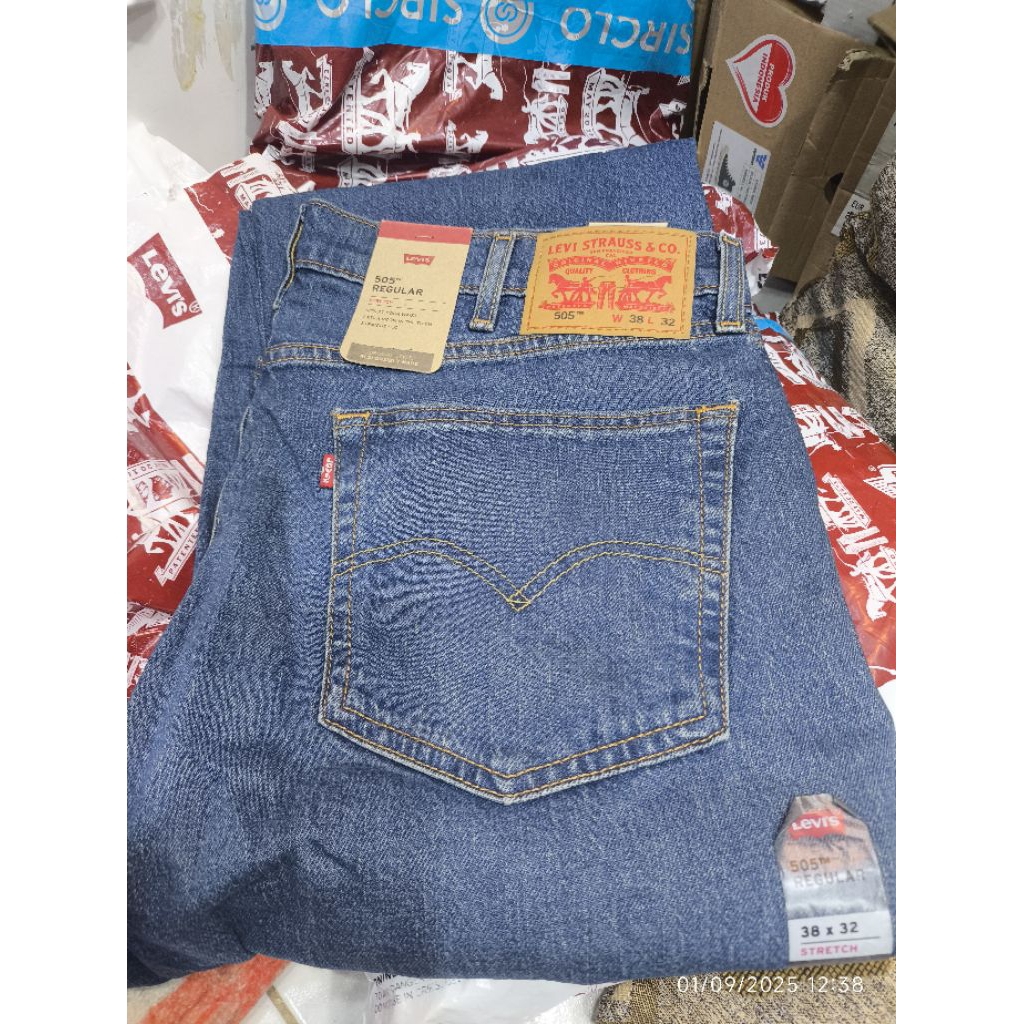celana jins / jeans LEVIS 505 100% original 100℅BARU