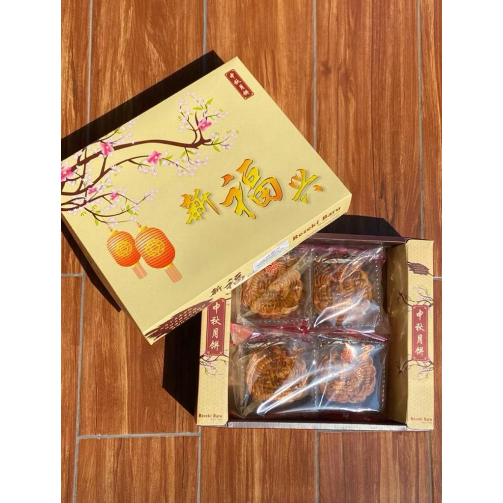 

MOONCAKE KUE BULAN REZEKI BARU ISI 4PCS KOTAK BESAR TERLARIS ENAK