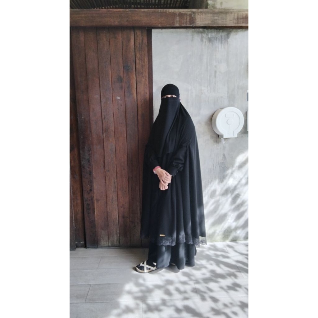 Khimar Jumbo Renda Tile Besar Polos Armhole handsplit jetblack