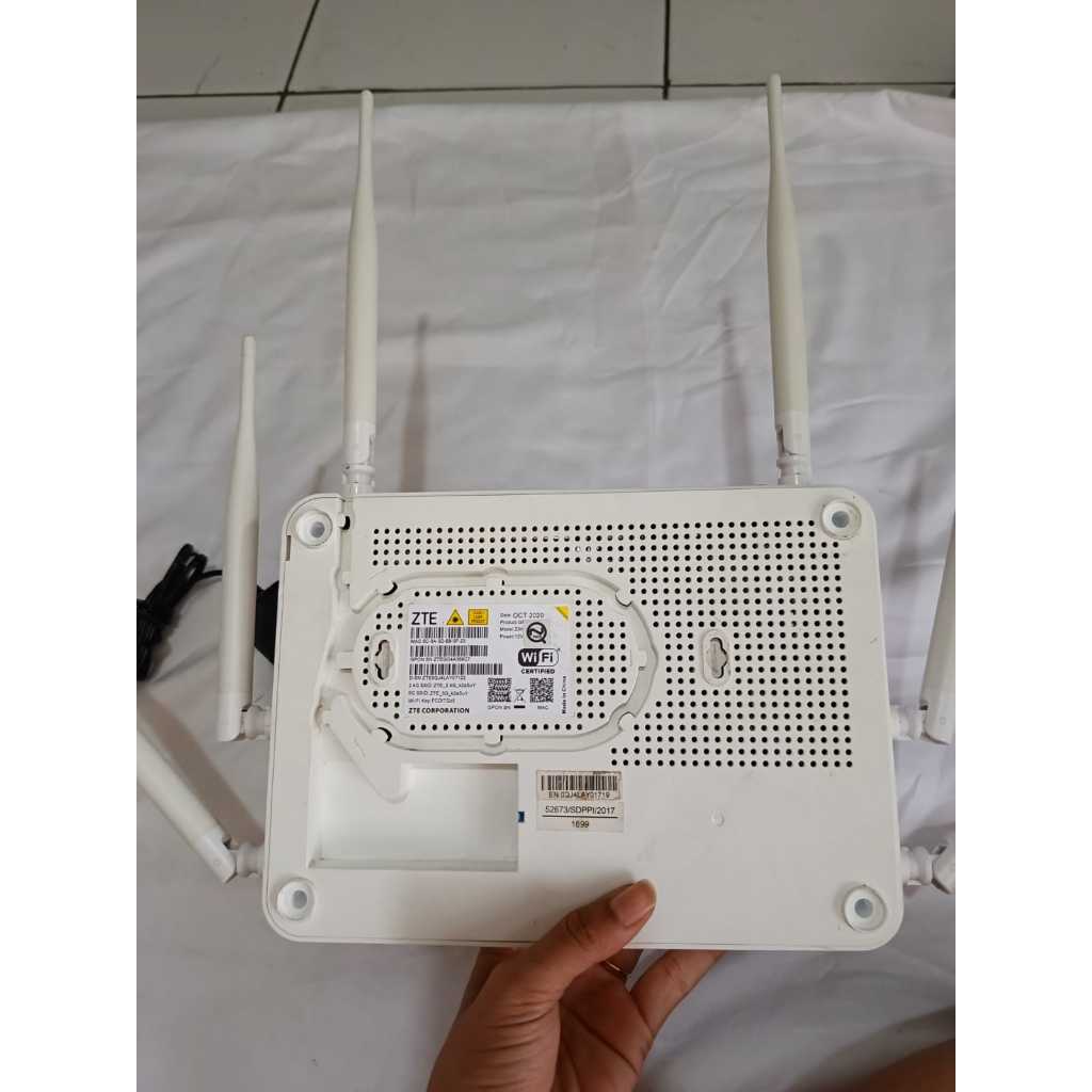 ZTE ZXHN F670 GPON ONT ROUTER