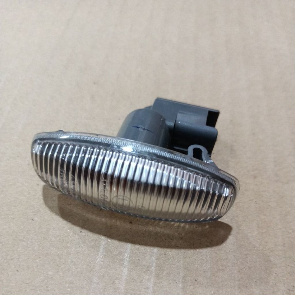 Lampu sein sen samping depan fender spakbor mobil Toyota Vios Yaris Sienta Original