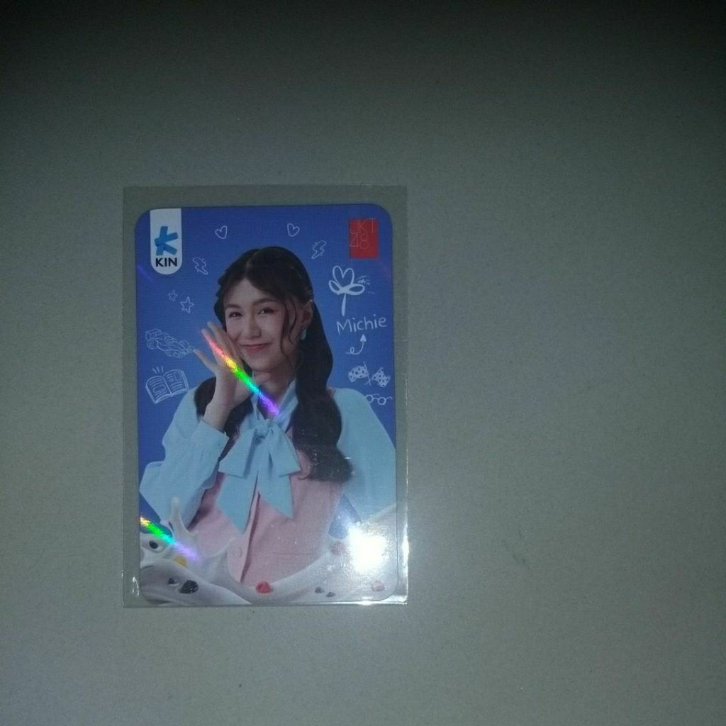 pc ofc michie .  pc michie pegang botol . KIN X JKT48